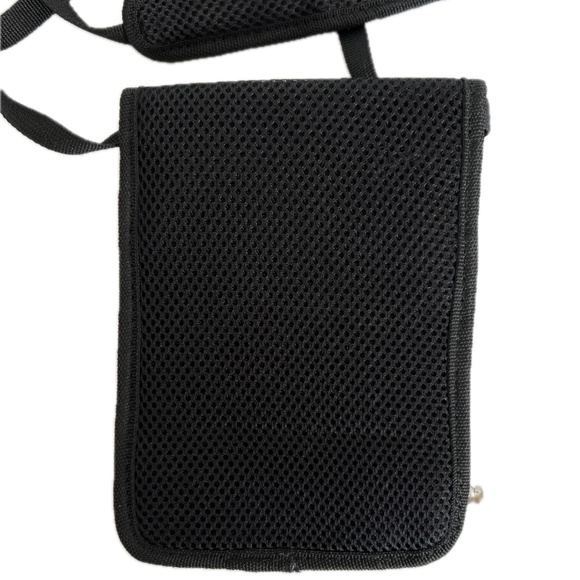 Tracker Passport Phone Travel Crossbody Bag Black Convenient Side Zipper Pocket - Picture 6 of 8